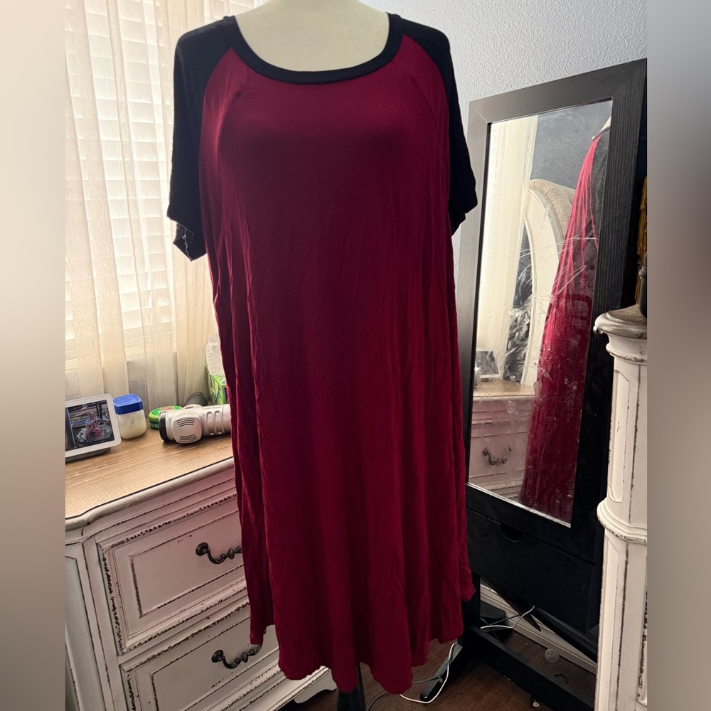 Red and Black Side Zip Nursing Nightgown Size XXL